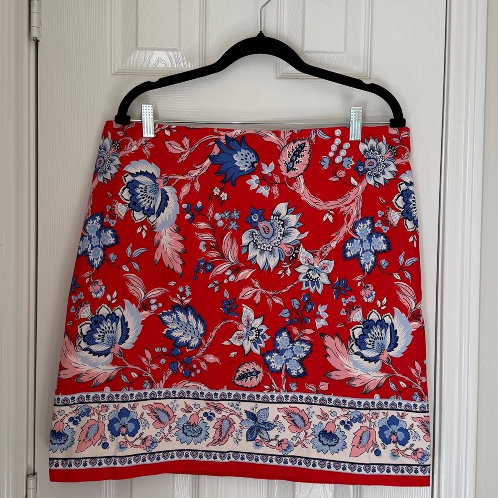 NWT Talbots Floral Mini Skirt ❤️🤍💙